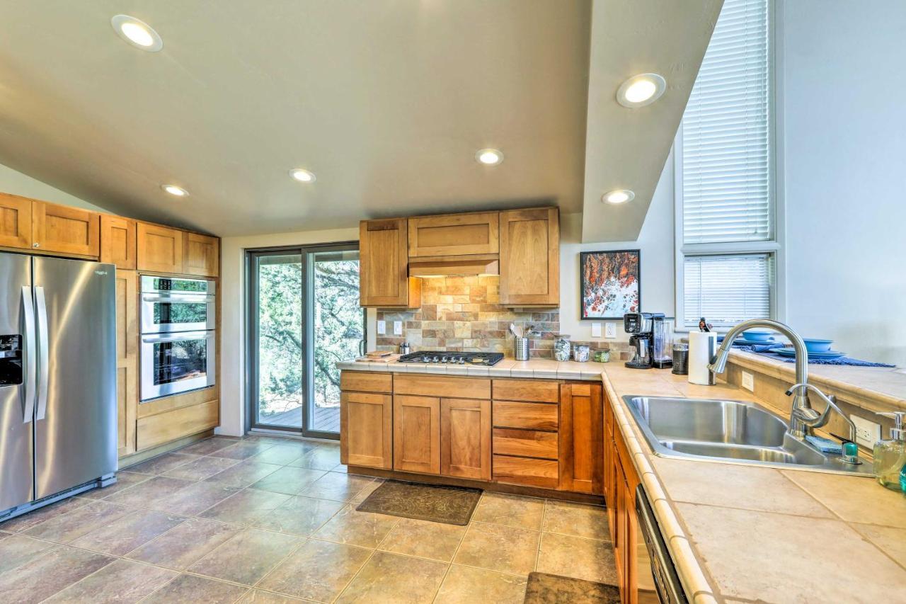 Bright Sedona Home With Deck And Mountain Views! Экстерьер фото
