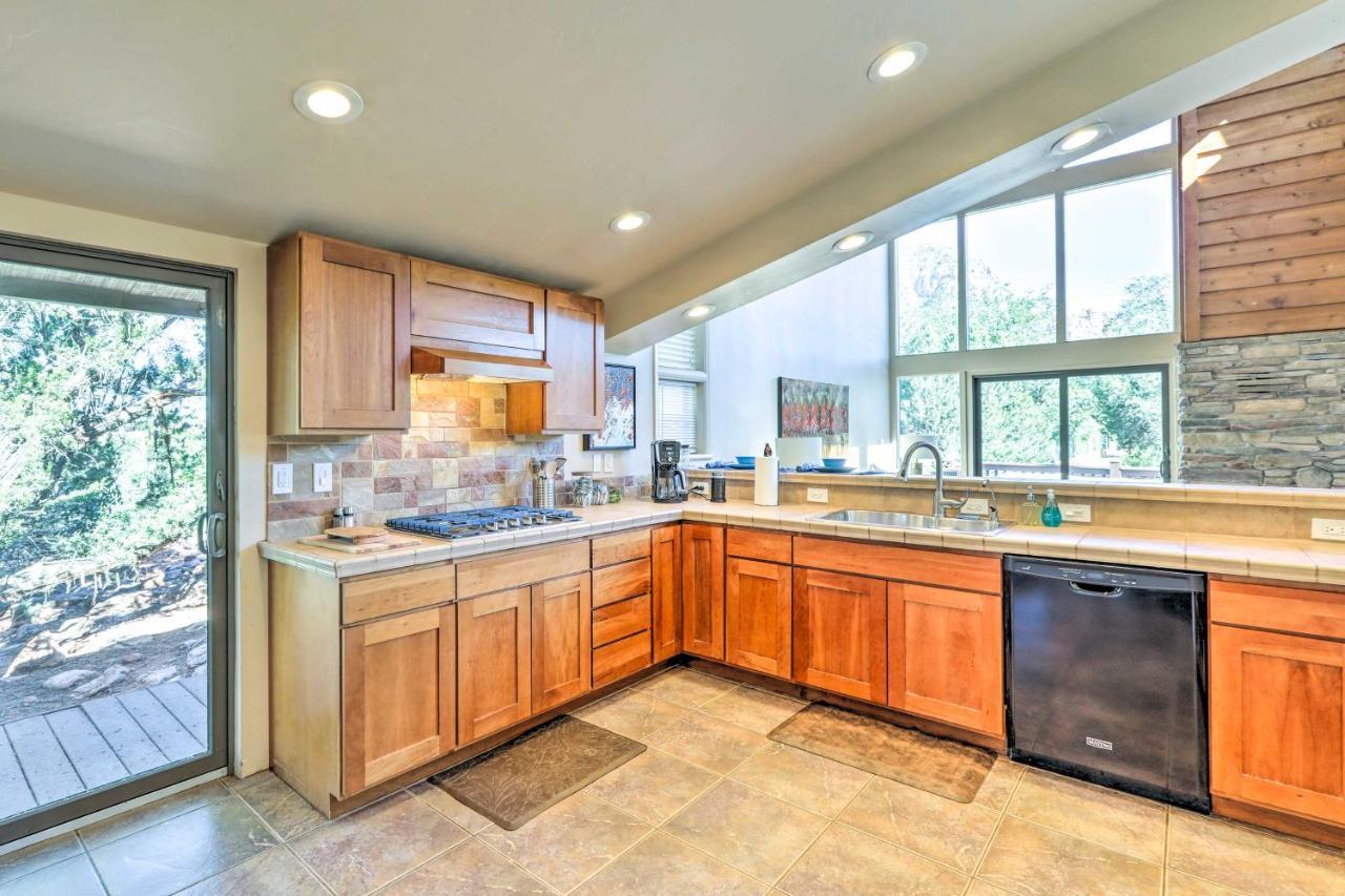 Bright Sedona Home With Deck And Mountain Views! Экстерьер фото